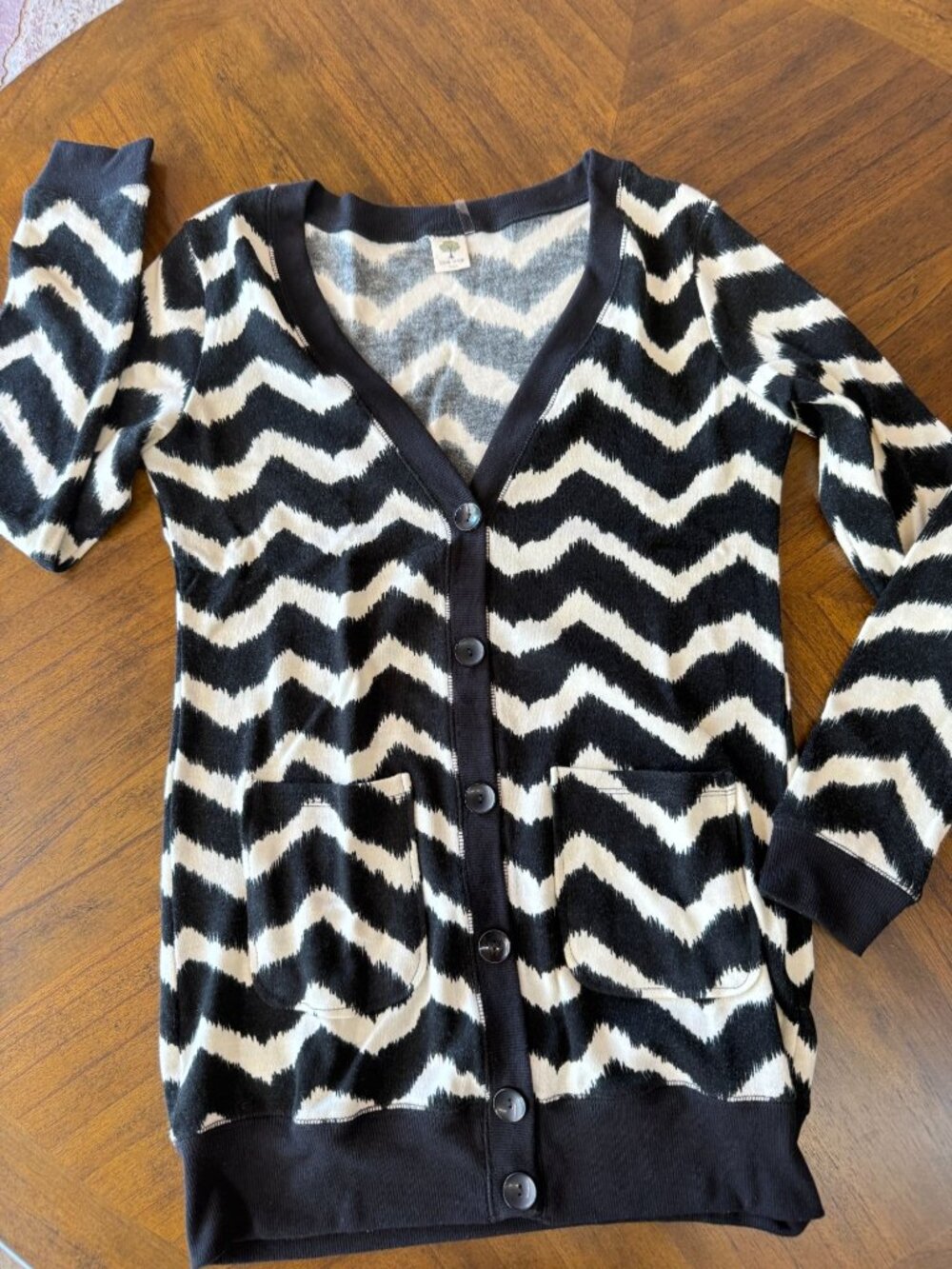 Black & White Chevron Button-Up Cardigan Sweater By Love Tree Size Large - Picture 3 of 11